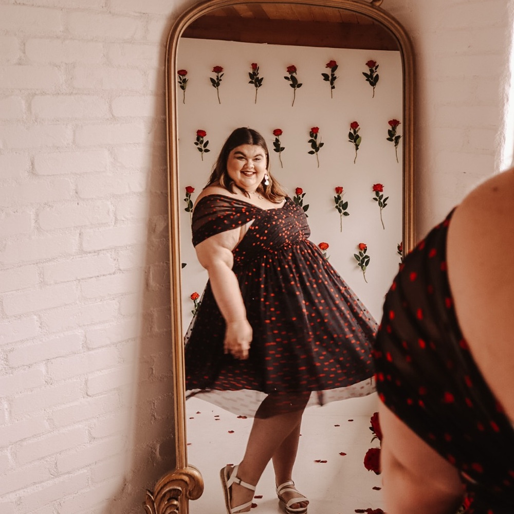 Chic Black Dress with Red Heart Polka Dots - Picture 3 of 3